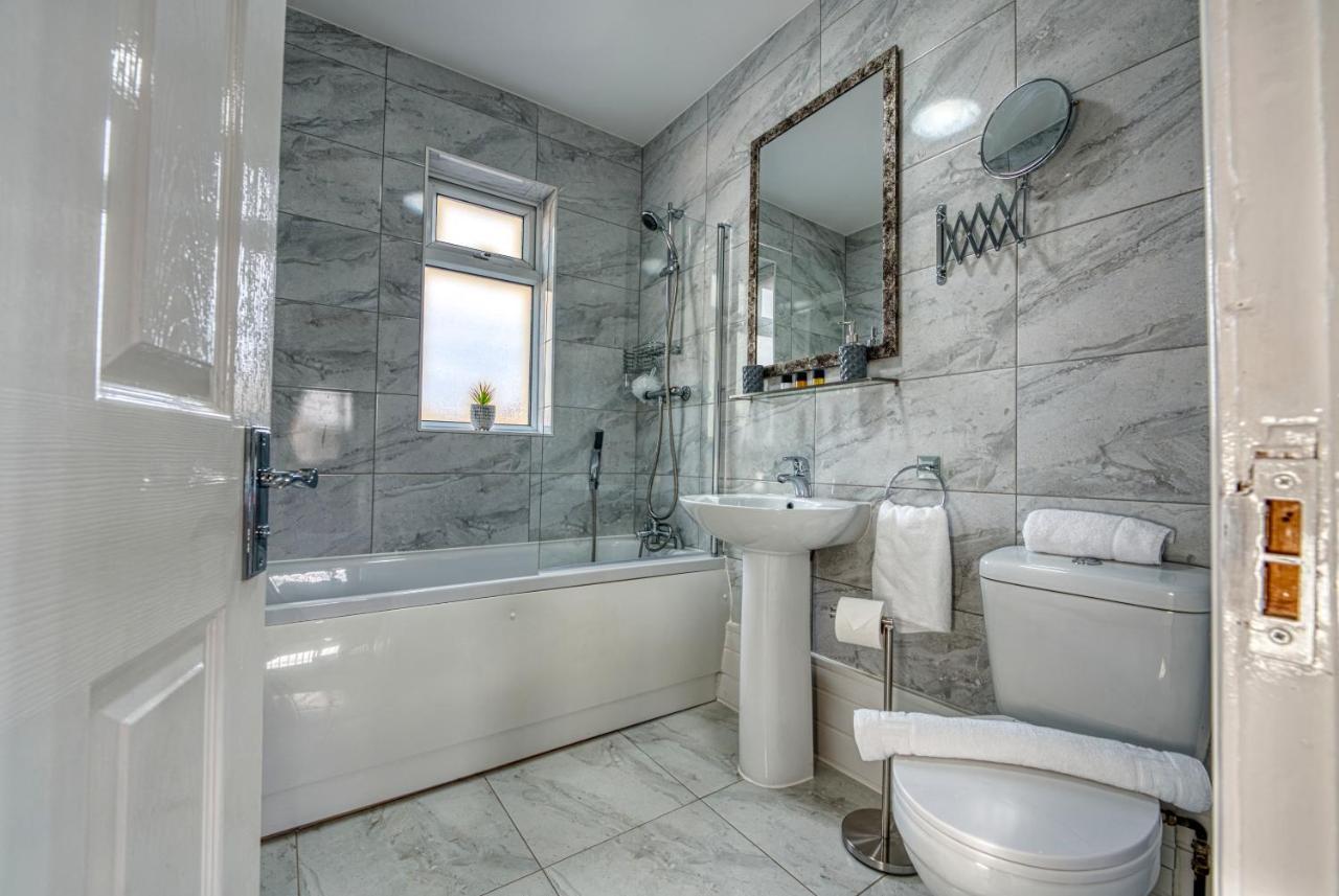 Stylish House - B'Ham Airport And Nec, Jlr Solihull, Business & Leisure Stays - Aspen House Номер фото