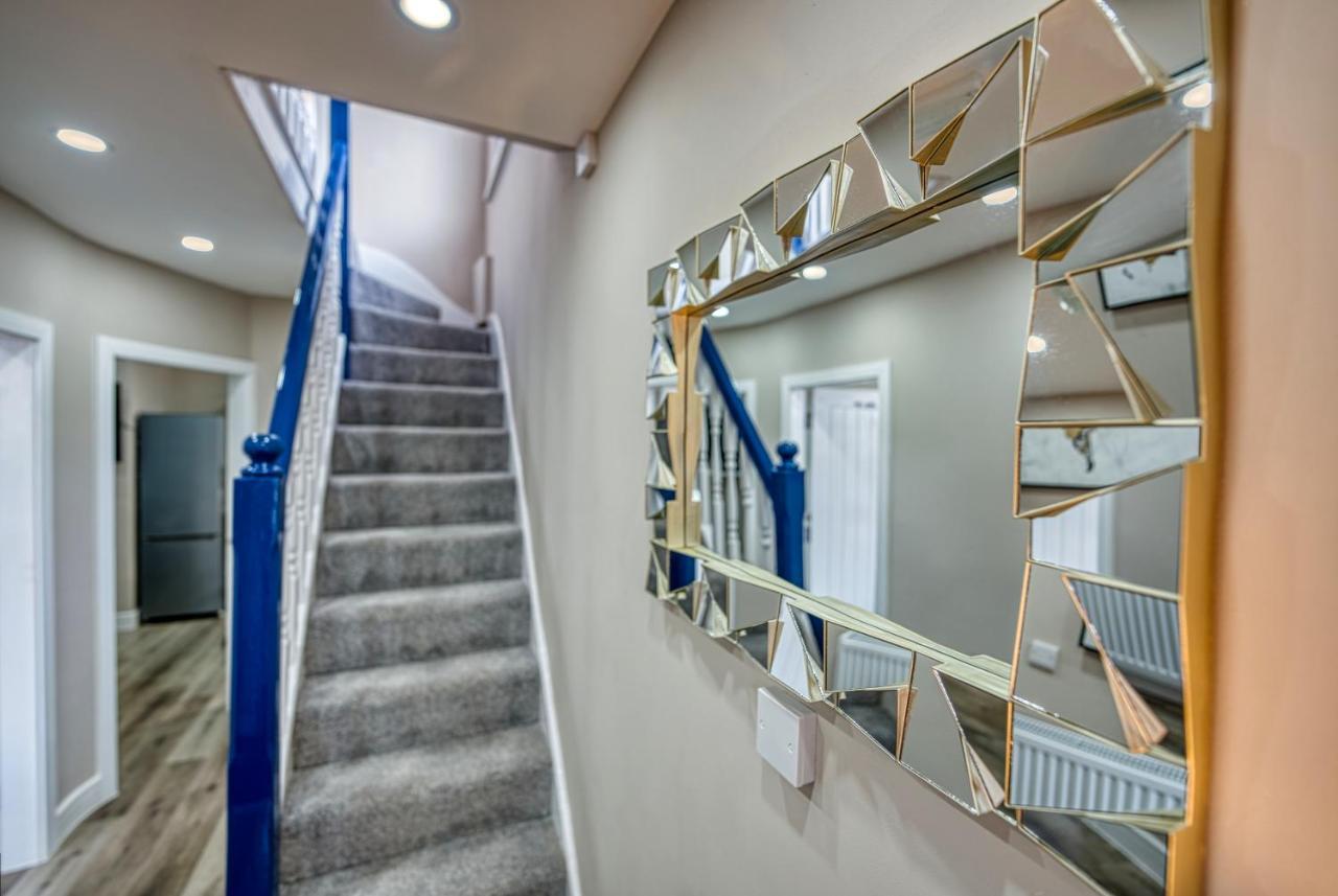Stylish House - B'Ham Airport And Nec, Jlr Solihull, Business & Leisure Stays - Aspen House Номер фото